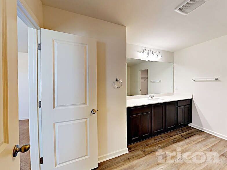 Building Photo - 170 Alexander Ln