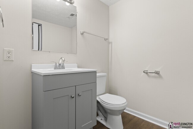 Building Photo - 208 Grayson Ct