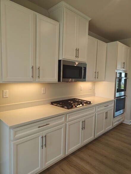 Building Photo - 109 S Durham Dr