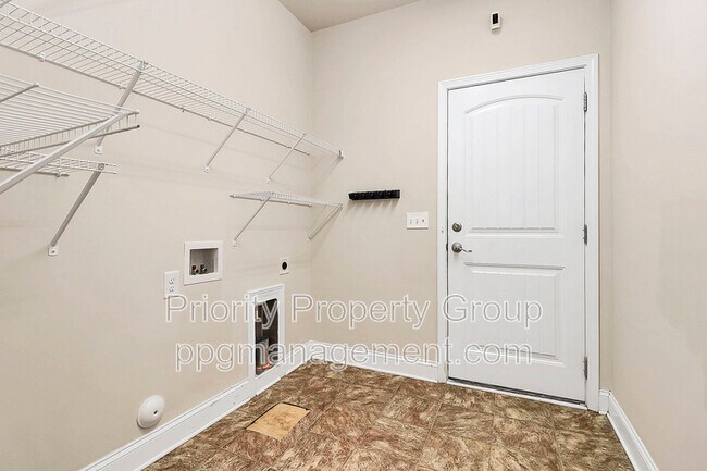 Building Photo - 141 Tall Fern Lp
