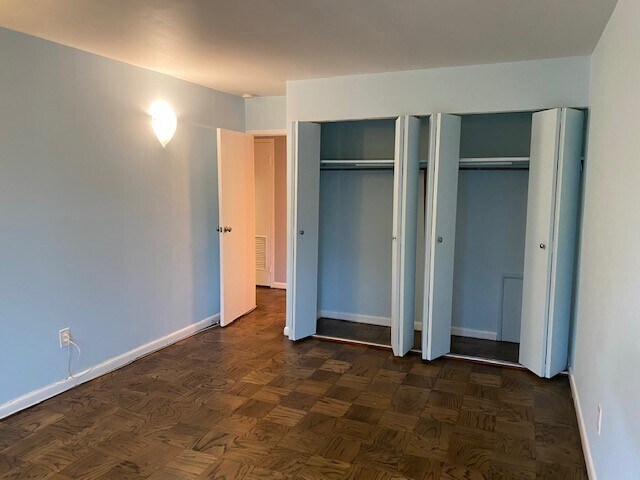 bedroom - 6001 Arlington Blvd
