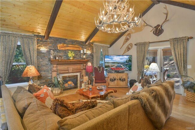 Building Photo - Charming Mountain Retreat across from Golf Course