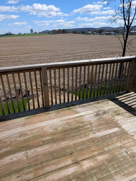 Building Photo - 17 Victoria Ct