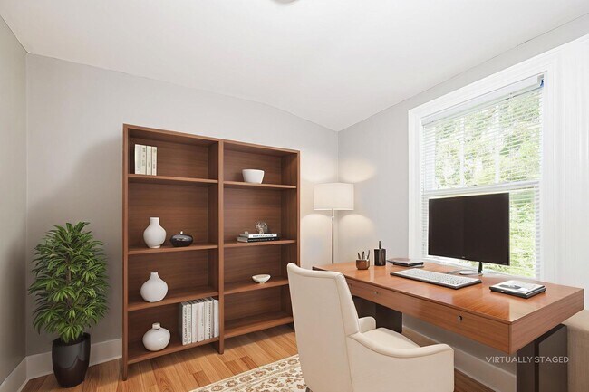 Building Photo - 4 bedroom / 1.5 bath in West Ashley ~ Move-in Today!