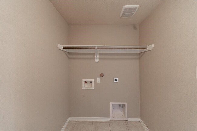 Building Photo - 3511 Goldleaf Trail Dr