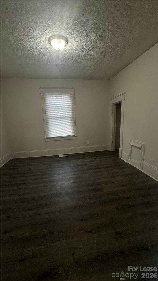 Building Photo - 4604 Hovis Rd