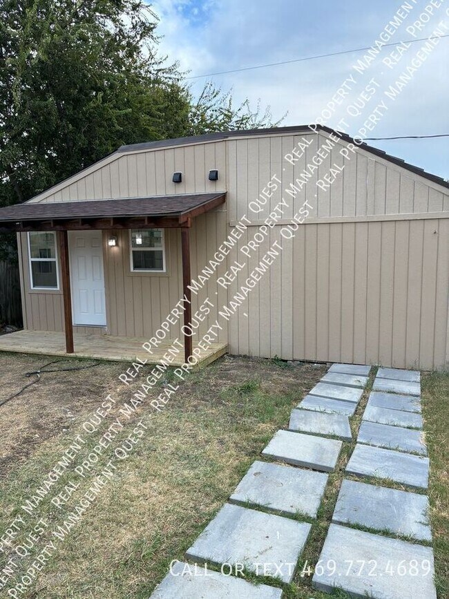 Building Photo - 802 Netherland Dr