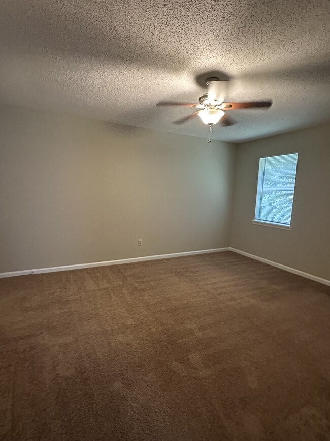 Building Photo - 804 Park Ave N