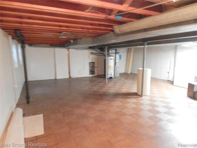 Building Photo - 116 E Hickory Grove Rd