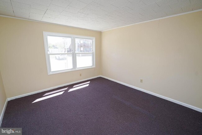 Building Photo - 516 Bay St