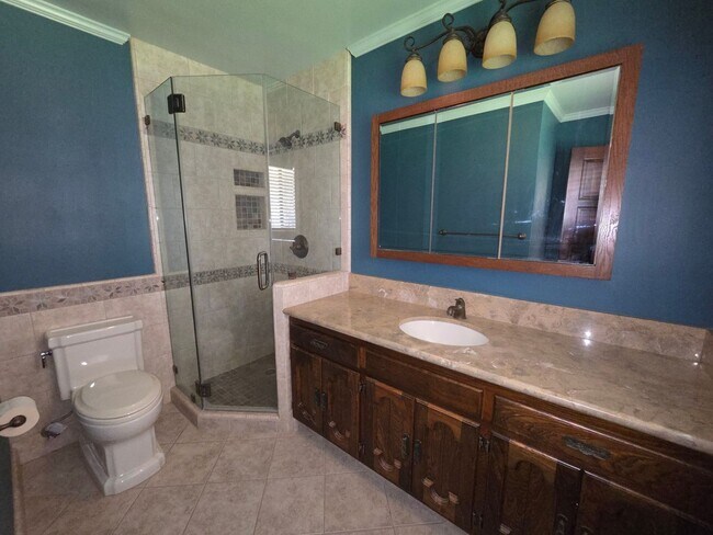 Building Photo - REDUCED!!!