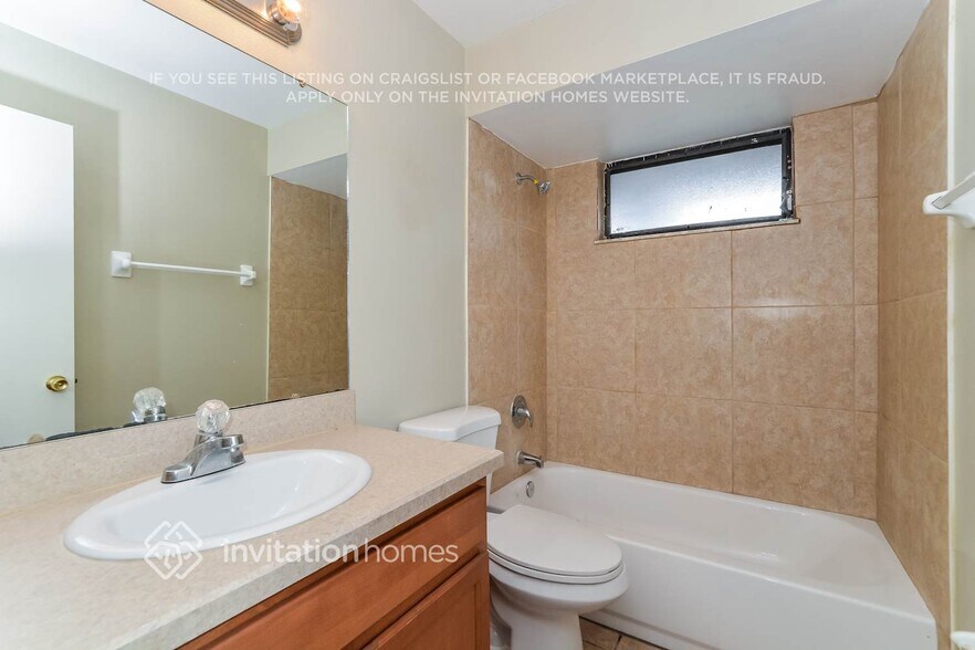 Building Photo - 155 Pinewood Cir