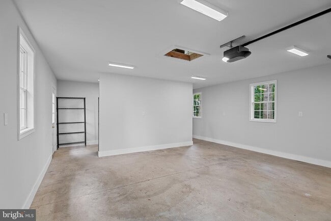 Building Photo - 16632 S Westland Dr