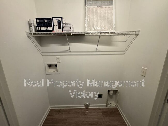 Building Photo - 2004 Kensington Ct