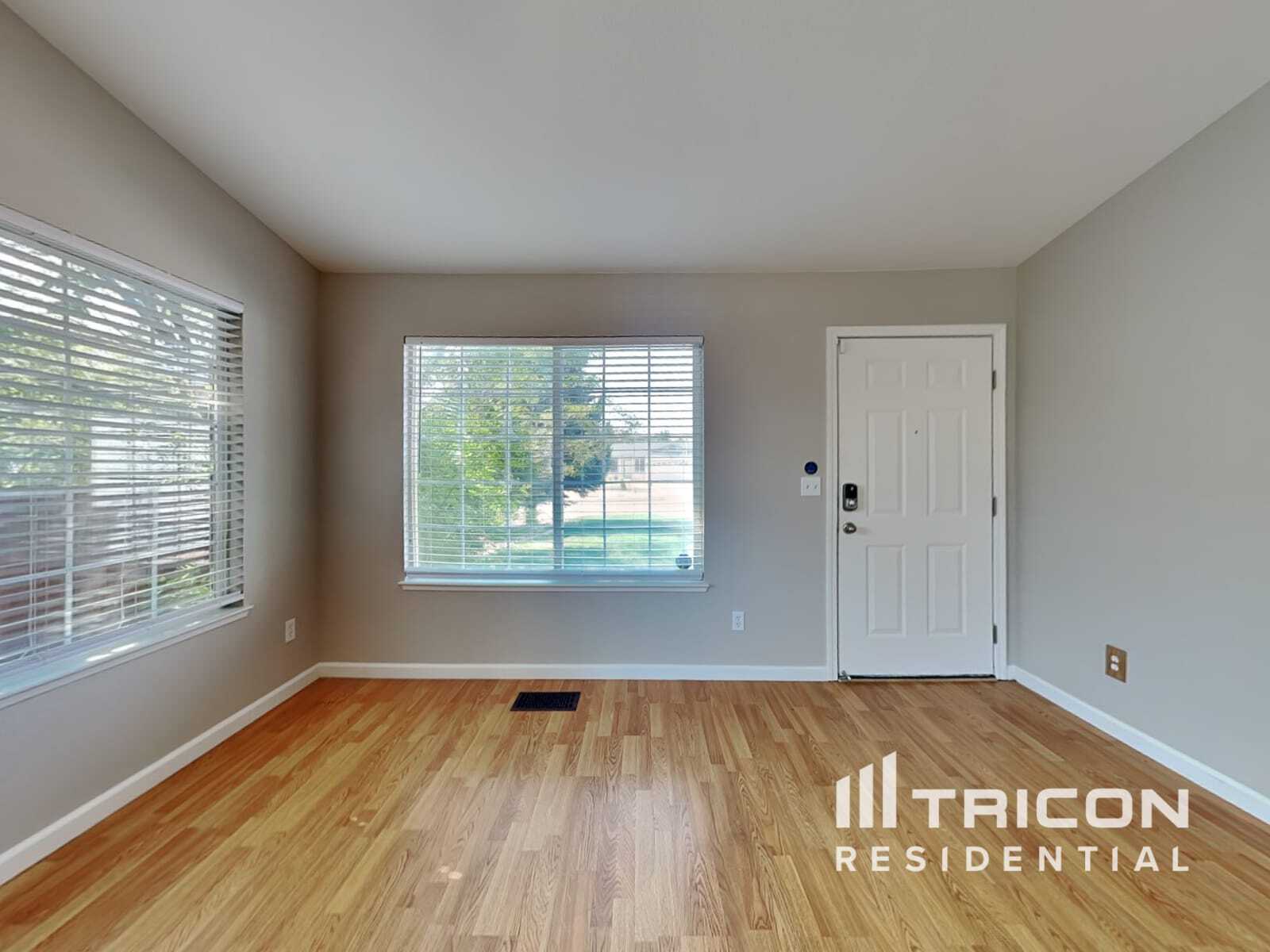 Building Photo - 5907 Poinsettia Ct