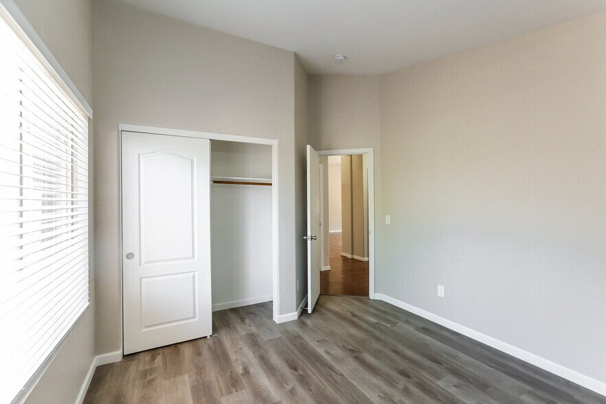 Building Photo - 7741 E Caballero Cir