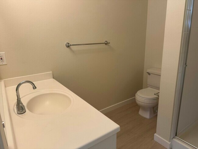 Building Photo - 1891 Lakebird Dr