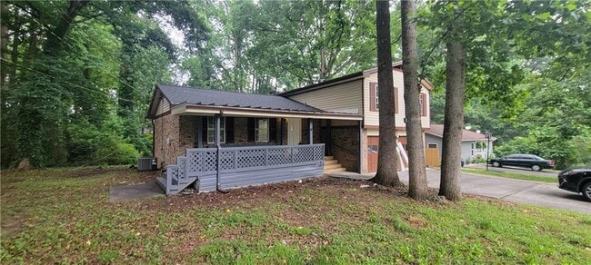 Building Photo - 2035 Northland Dr NW