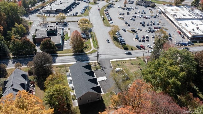 Building Photo - 670 E Main St