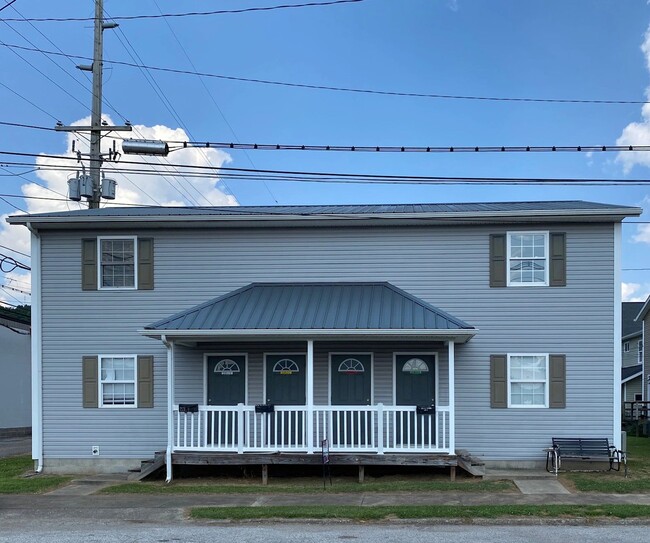 Primary Photo - 216 2nd Ave