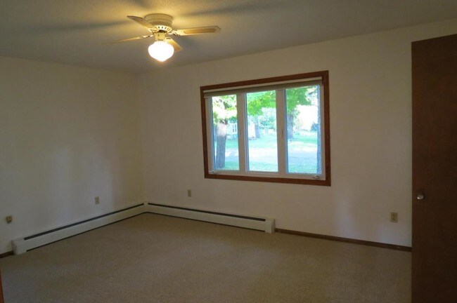 Building Photo - 722 Highland