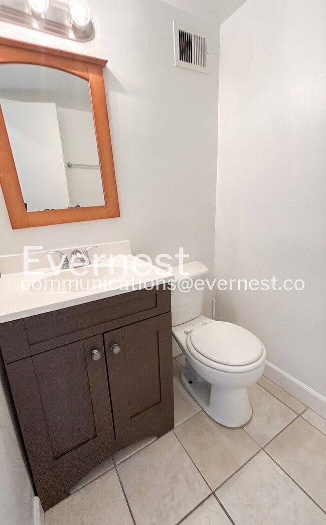 Building Photo - 2325 McClellan Ct