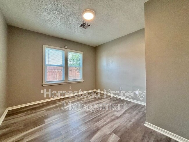 Building Photo - 4210 S Stiles Ave