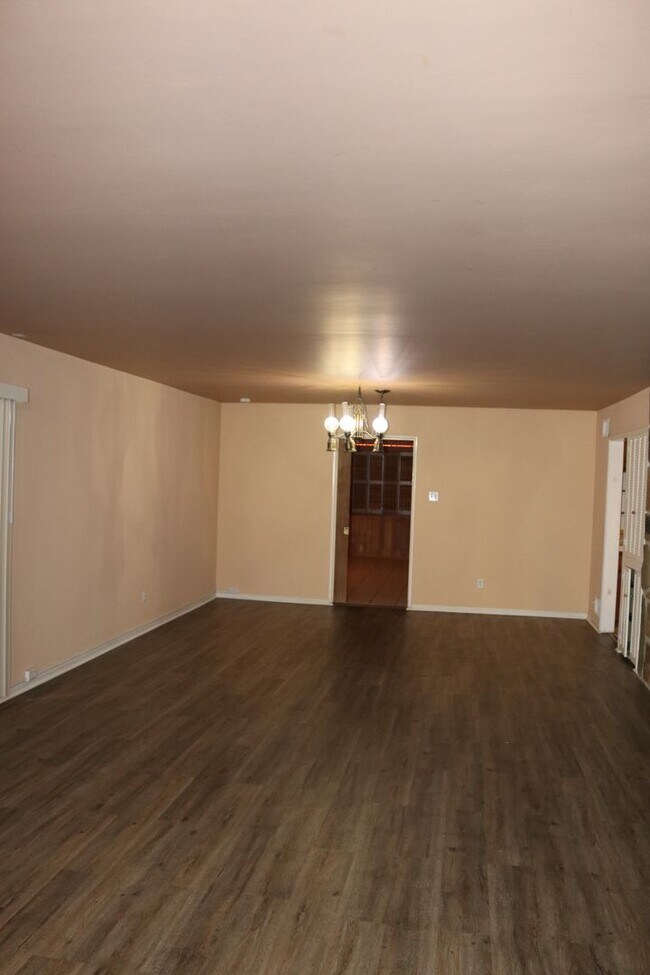 Building Photo - 19275 Symeron Rd