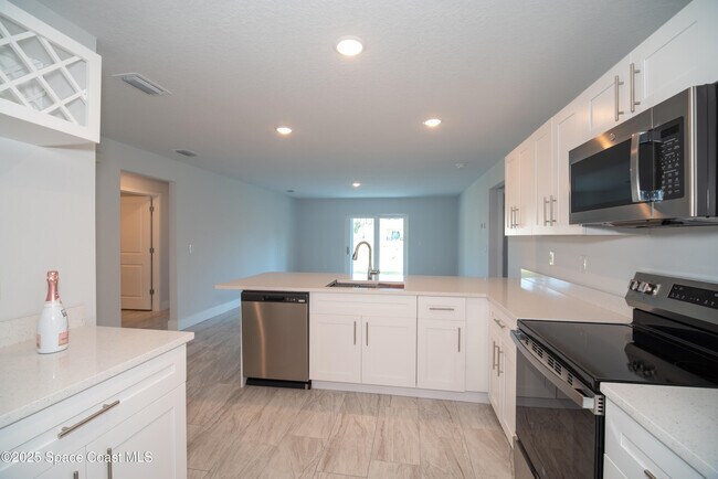 Building Photo - 1241 Platt Ave SW