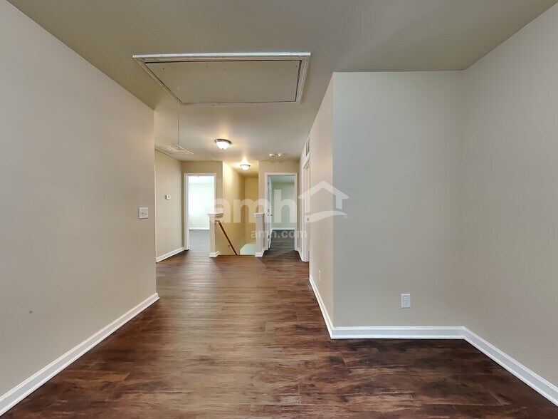 Building Photo - 801 Winterside Ln