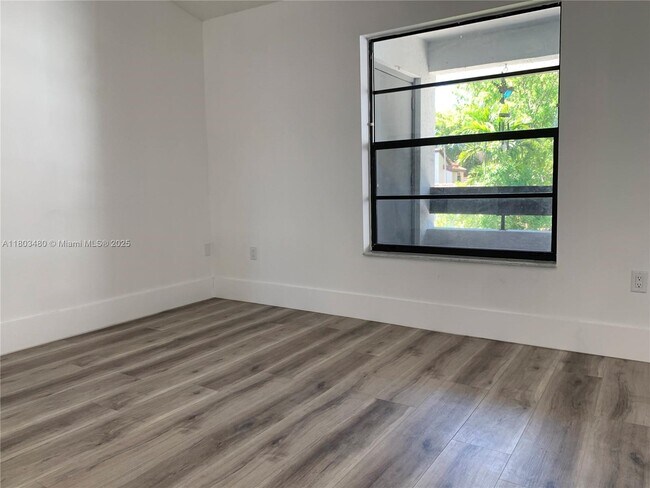 Building Photo - 9033 SW 123rd Ct