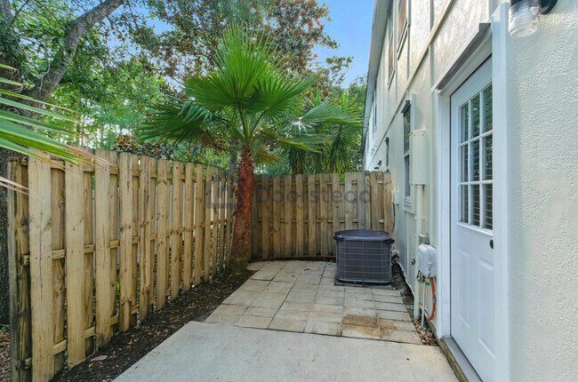 Building Photo - 74 Moultrie Village Ln