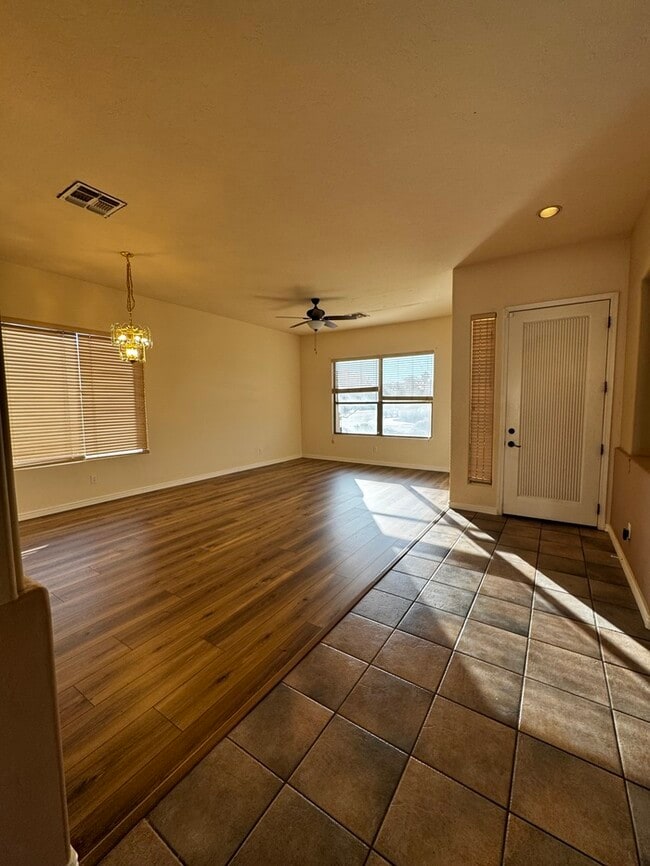 Building Photo - FOR RENT