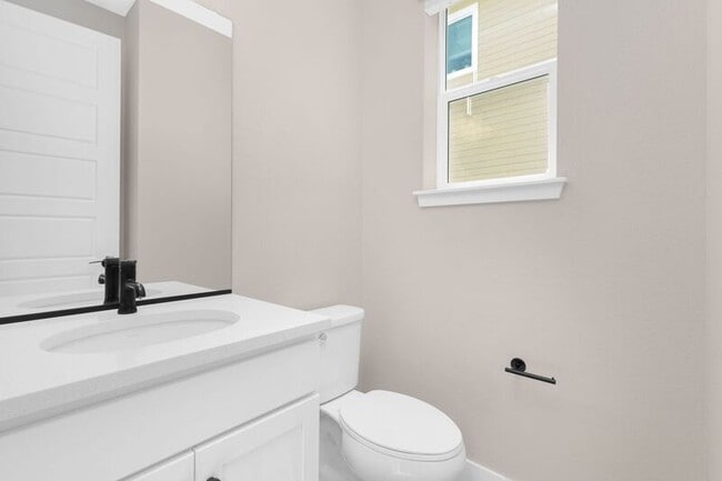 Building Photo - 6240 N Florence Wy