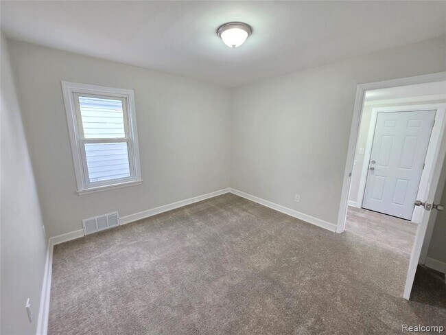 Building Photo - 7249 Silvery Ln