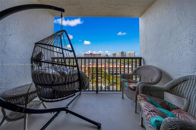Building Photo - 2017 S Ocean Dr