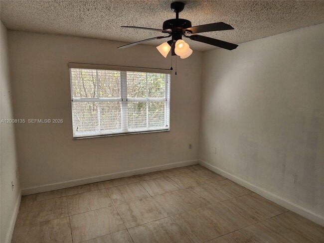 Building Photo - 2451 Centergate Dr