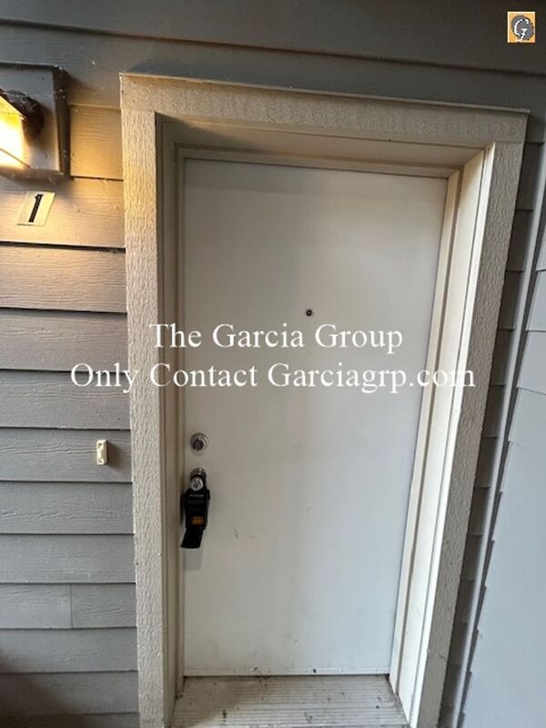 Building Photo - 7128 N Richmond Ave