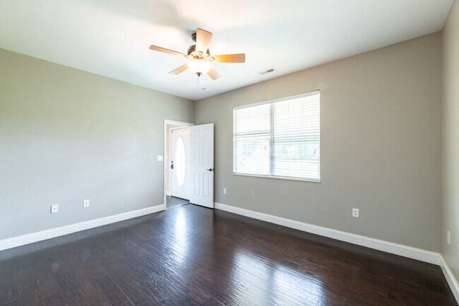 Building Photo - 7211 Remagen Ln