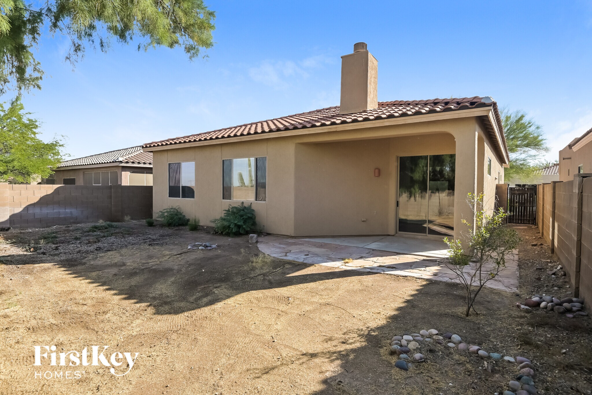 Building Photo - 8551 N Rolling River Dr