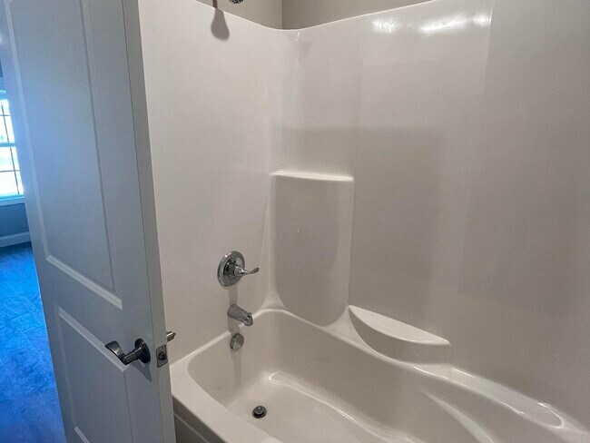 Building Photo - 813 Brush Crk St