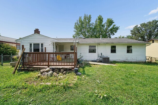 Building Photo - 1806 Balsamridge Rd