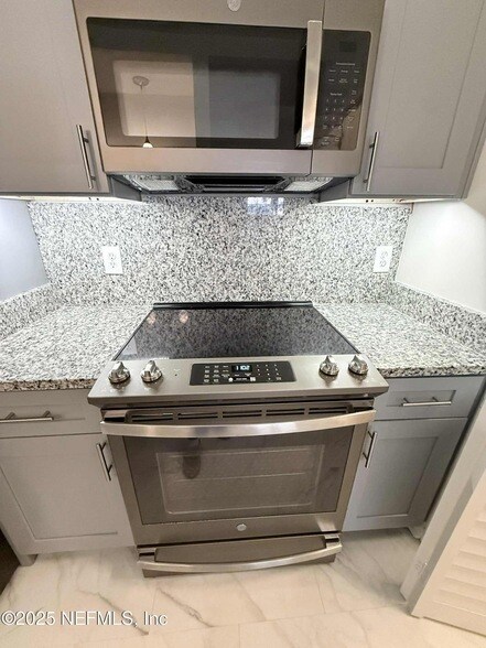 Building Photo - 8715 Belle Rive Blvd