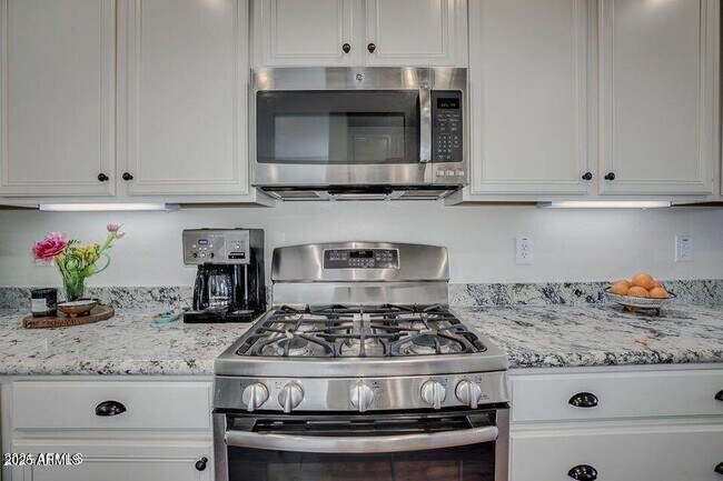 Building Photo - 7958 S Sorrell Ln