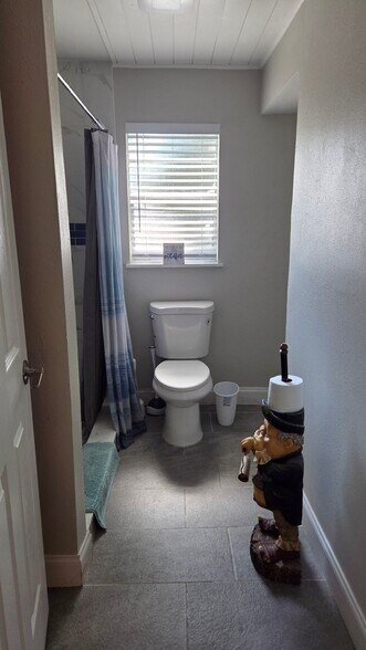 Bathroom - 1524 6th St NW