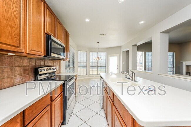 Building Photo - 2541 Indian Hills Dr