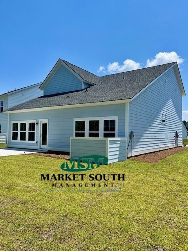 Building Photo - 114 Binscombe Ln