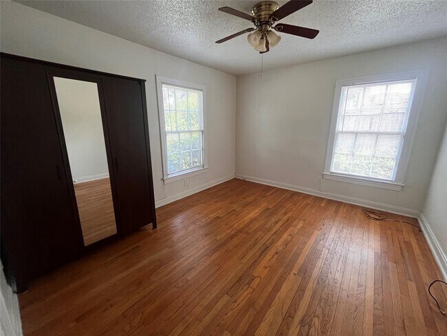 Building Photo - 819 E 31st St