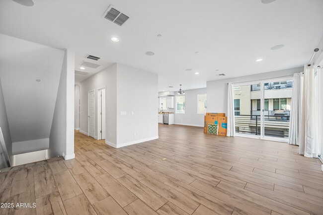 Building Photo - 1250 Abbey Ln