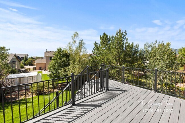 Building Photo - Spacious Ranch-Style 5-Bedroom in The Heig...